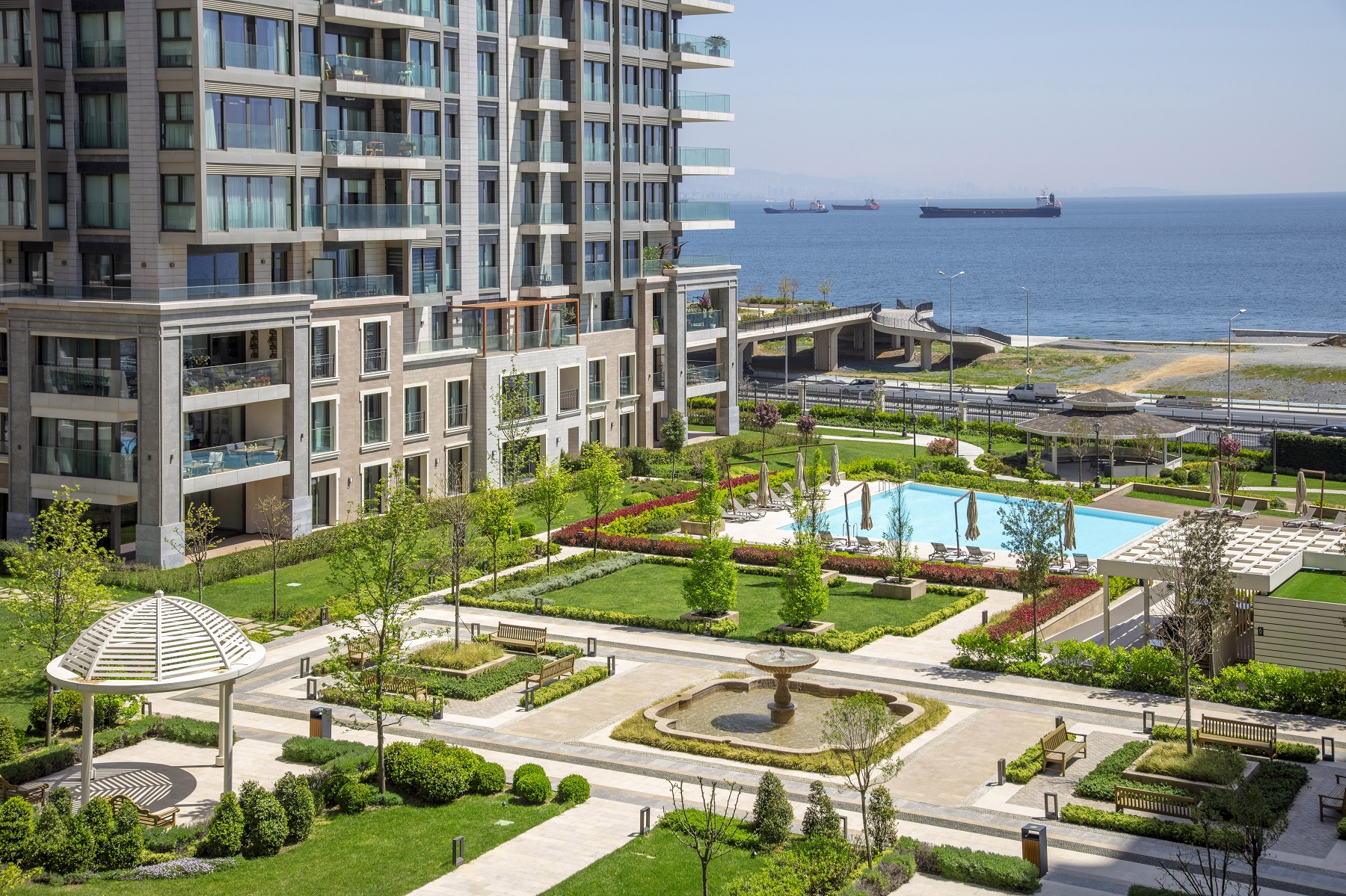 Prestigious Istanbul Sea Front Apartments - Luxury Facilities