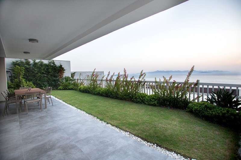 Gumusluk Sea Front Penthouses - Landscaped gardens