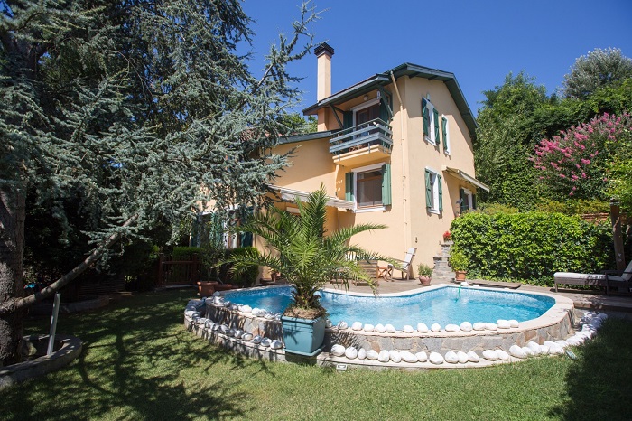 Prestigious Nature View Istanbul Villa - Private gardens