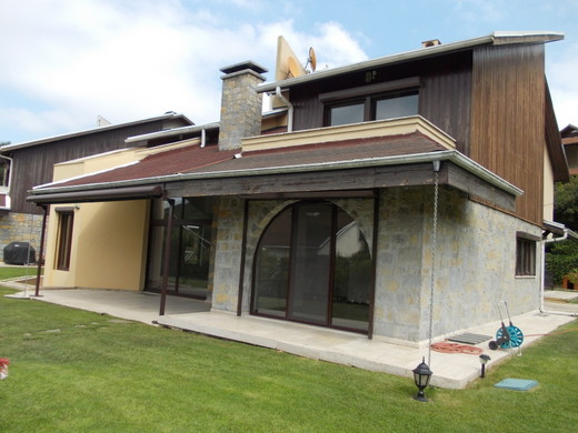 Zekeriyakoy Countryside Home - Front view