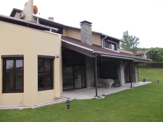 Zekeriyakoy Countryside Home - Front view