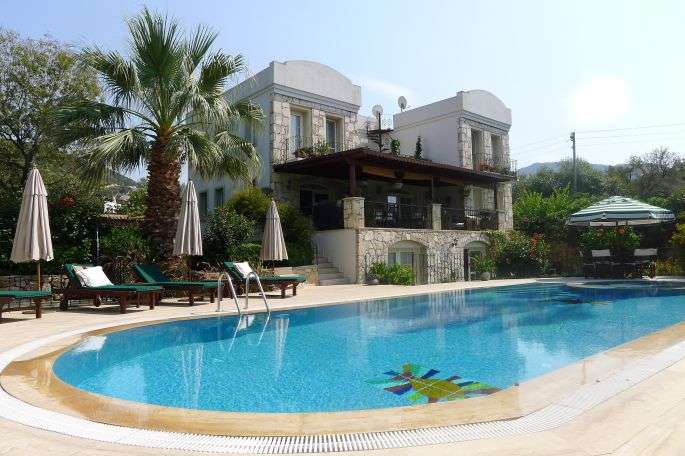 New Traditional Yalikavak Villa - Walk-in swimming pool