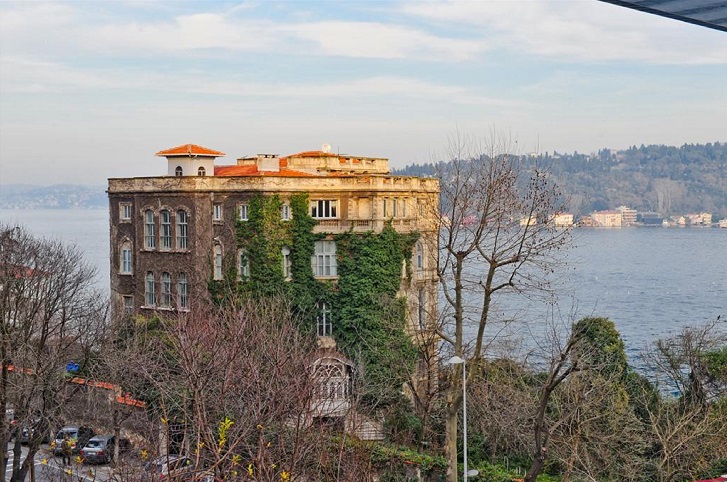 Traditional Bosphorus Istanbul Property - Yali manision