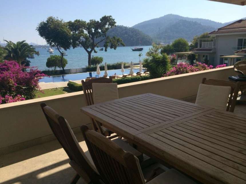 Gocek Sea Front Apartment - Sea view alfresco dining