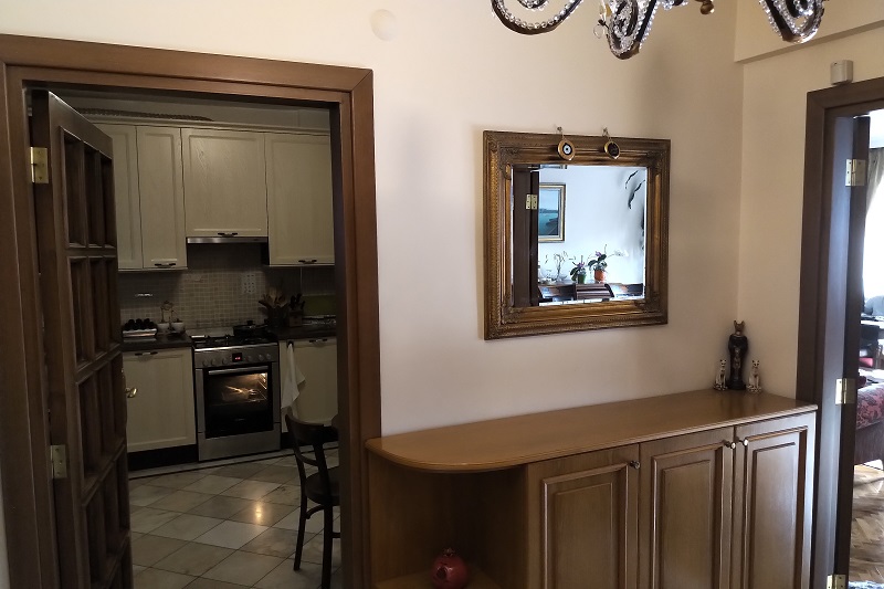 Prestigious Istanbul Apartment - Separate kitchen