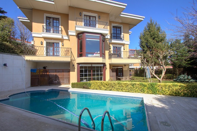 Luxury Nature View Istanbul Villa - Modern Istanbul property