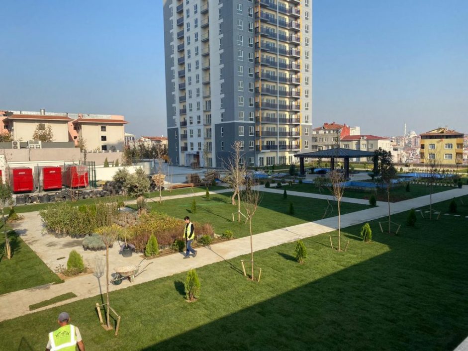 Luxury Istanbul Apartments - Vast landscaped gardens