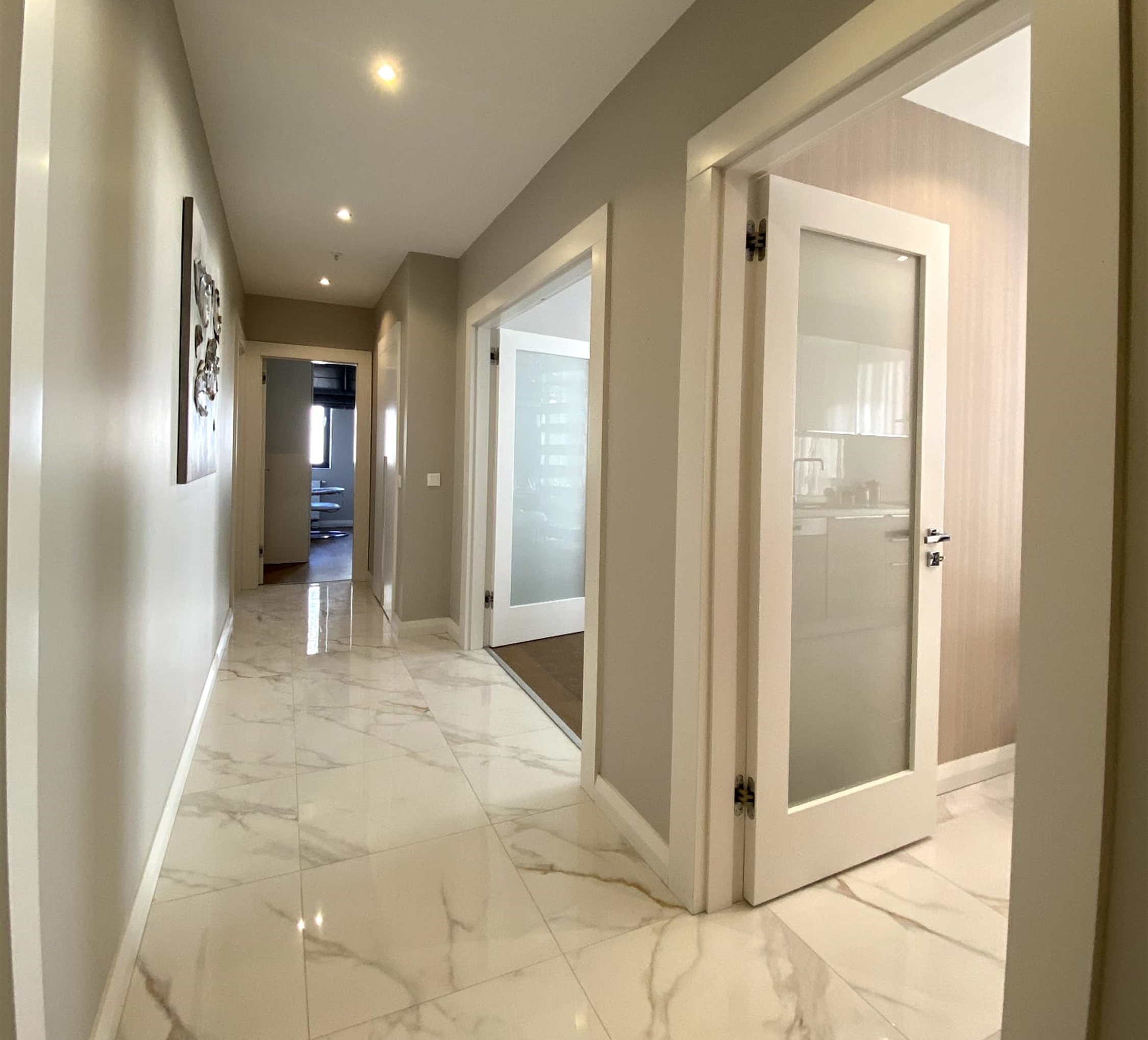 Lake View Istanbul Investment Apartments - Apartment hallway