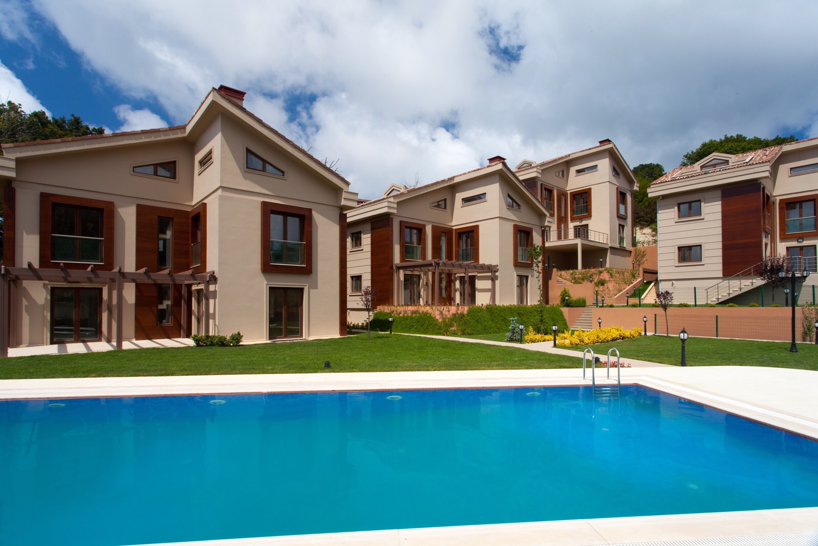 Zekeriyakoy top spec villas - exterior with pool