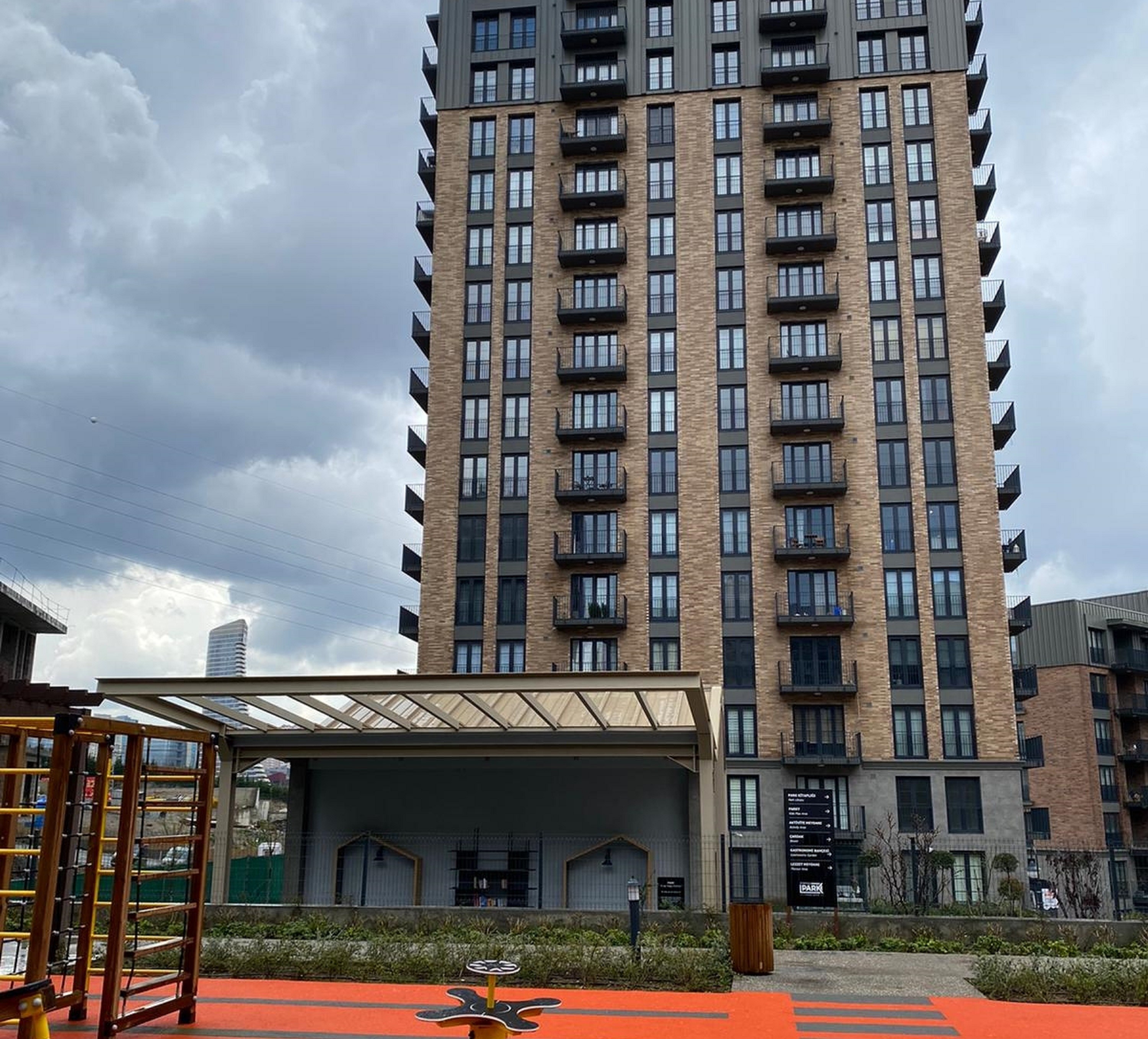 Asian Istanbul Prestigious Apartments - A modern apartment block