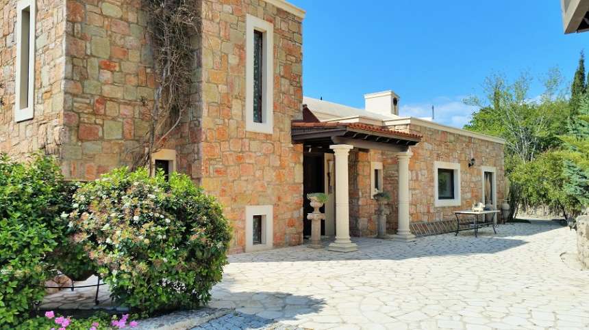 	 Exquisite Yalikavak 4-bed villa - Entrance and front view