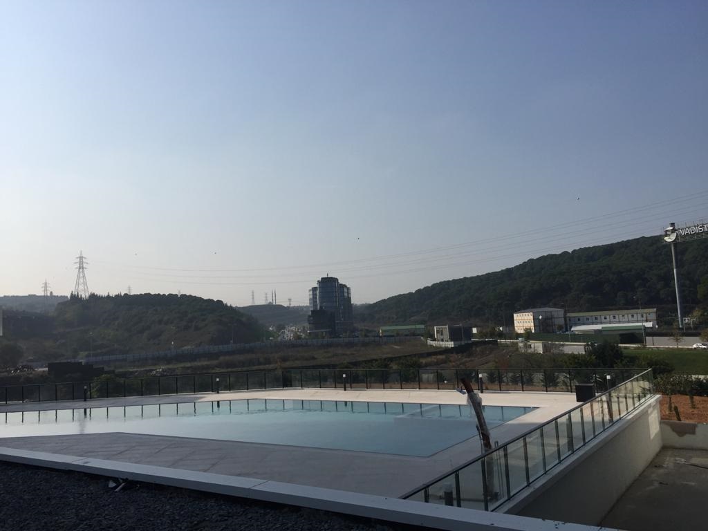 Istanbul Luxury Apartments - Central Location - Local green area