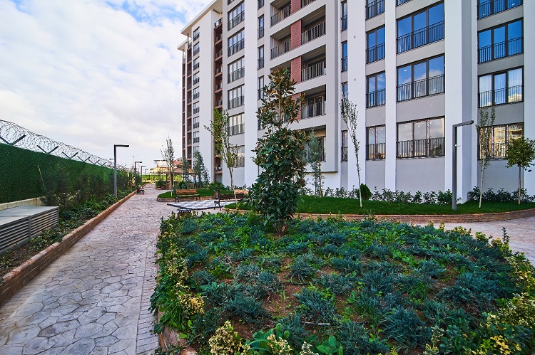 Asian Istanbul Apartments - Bargain Prices - Newly landscaped gardens