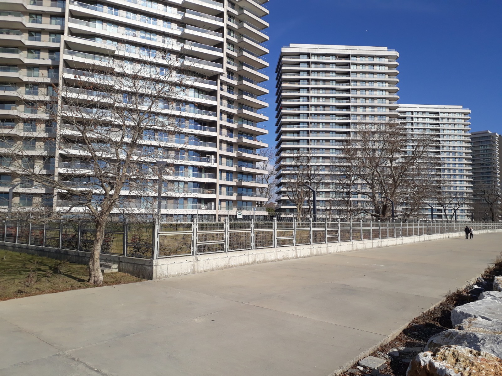 Istanbul Luxury Sea Front Apartments - Walled complex