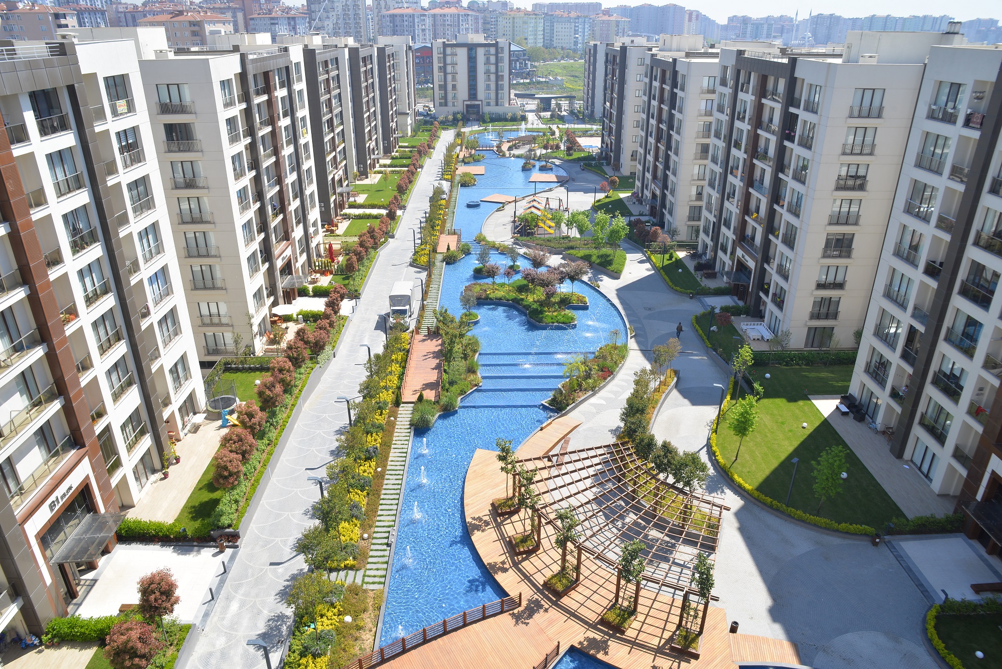 Modern Istanbul Apartments - Key Ready - Vast landscaped gardens
