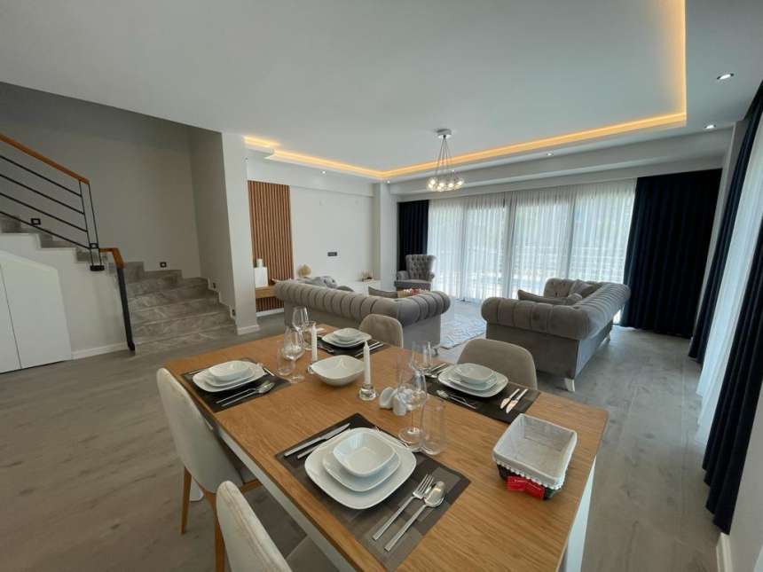 New Calis Villas- Dining Area
