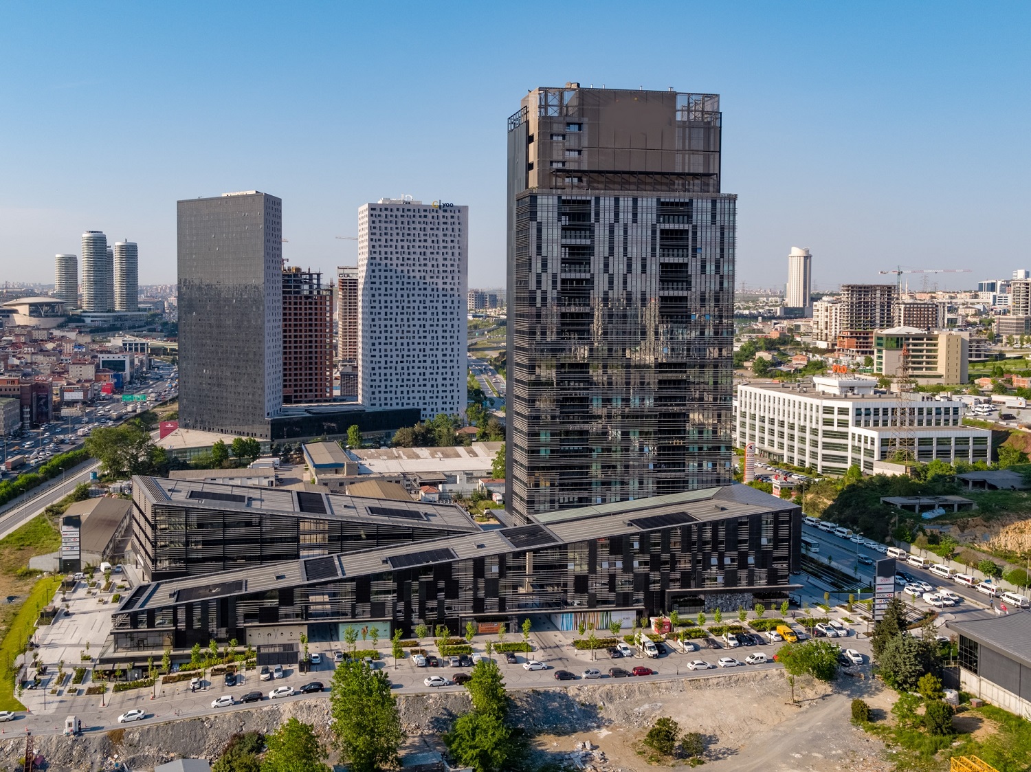 Basin Express Istanbul Apartments - Newly completed complex