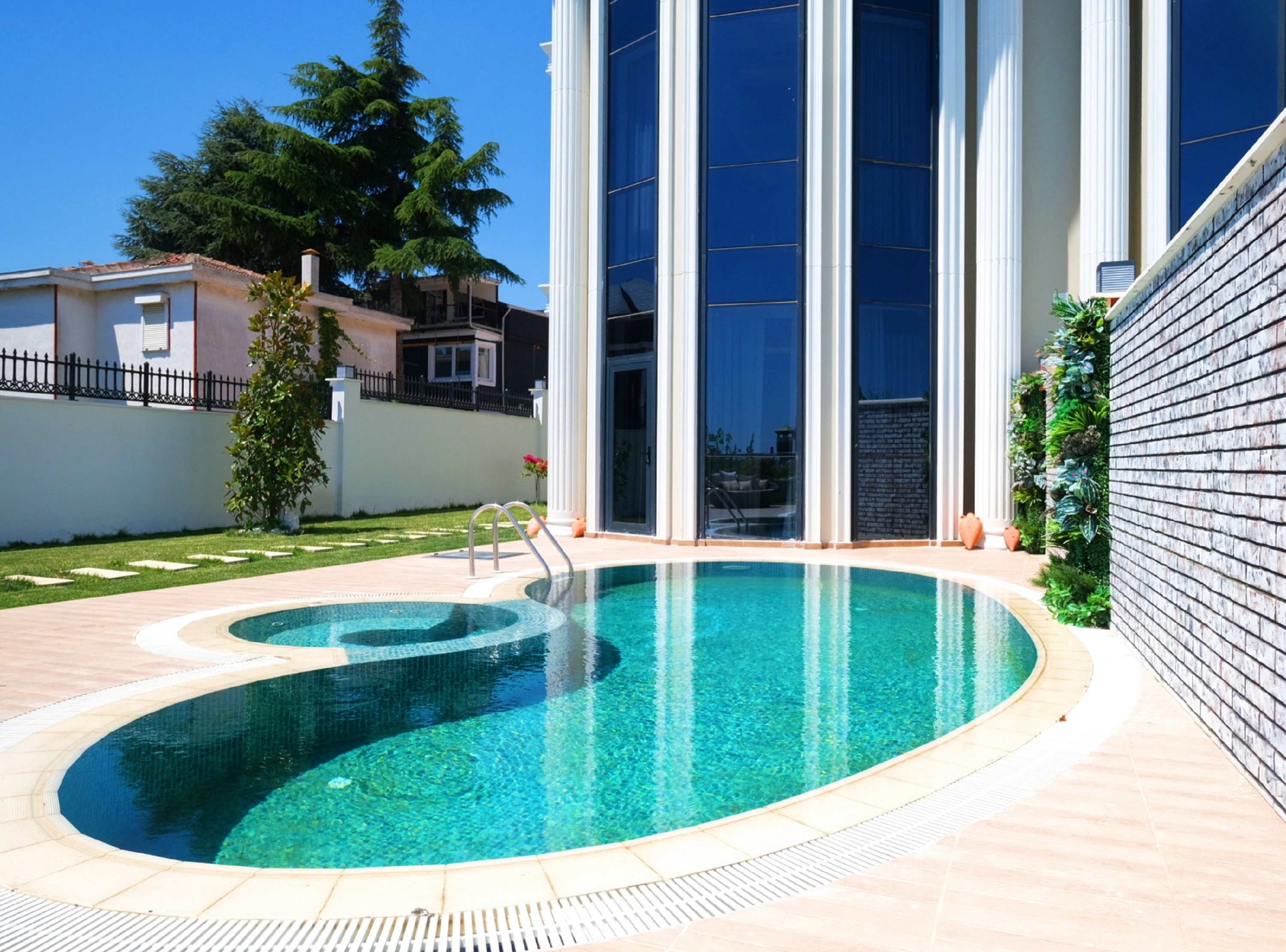 Seaside Smart Home Istanbul Villas For Sale - Private swimming pool