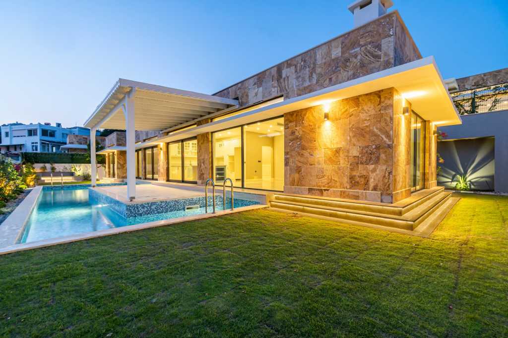 New Luxury Bungalows in Ortakent For Sale With Guest Apartments