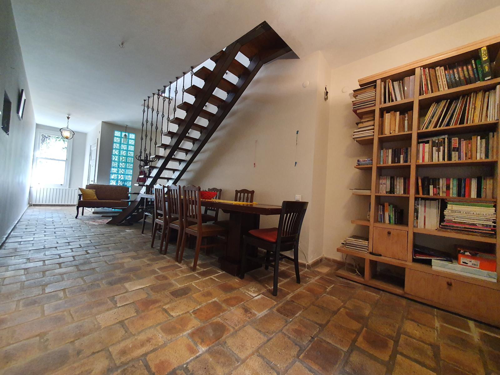 Sea Front Prestigious Istanbul Apartment - Natural stone floor