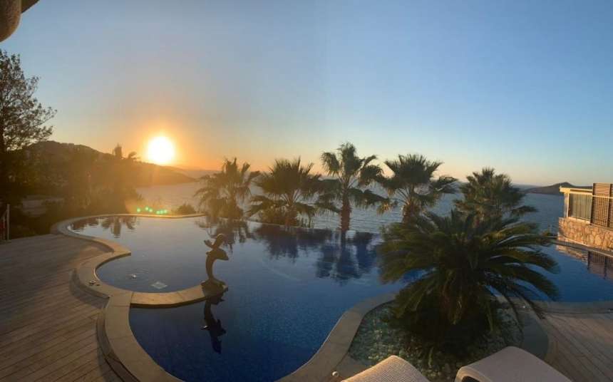 Spectacular Sea View Villa - Yalikavak - Free-form infinity pool