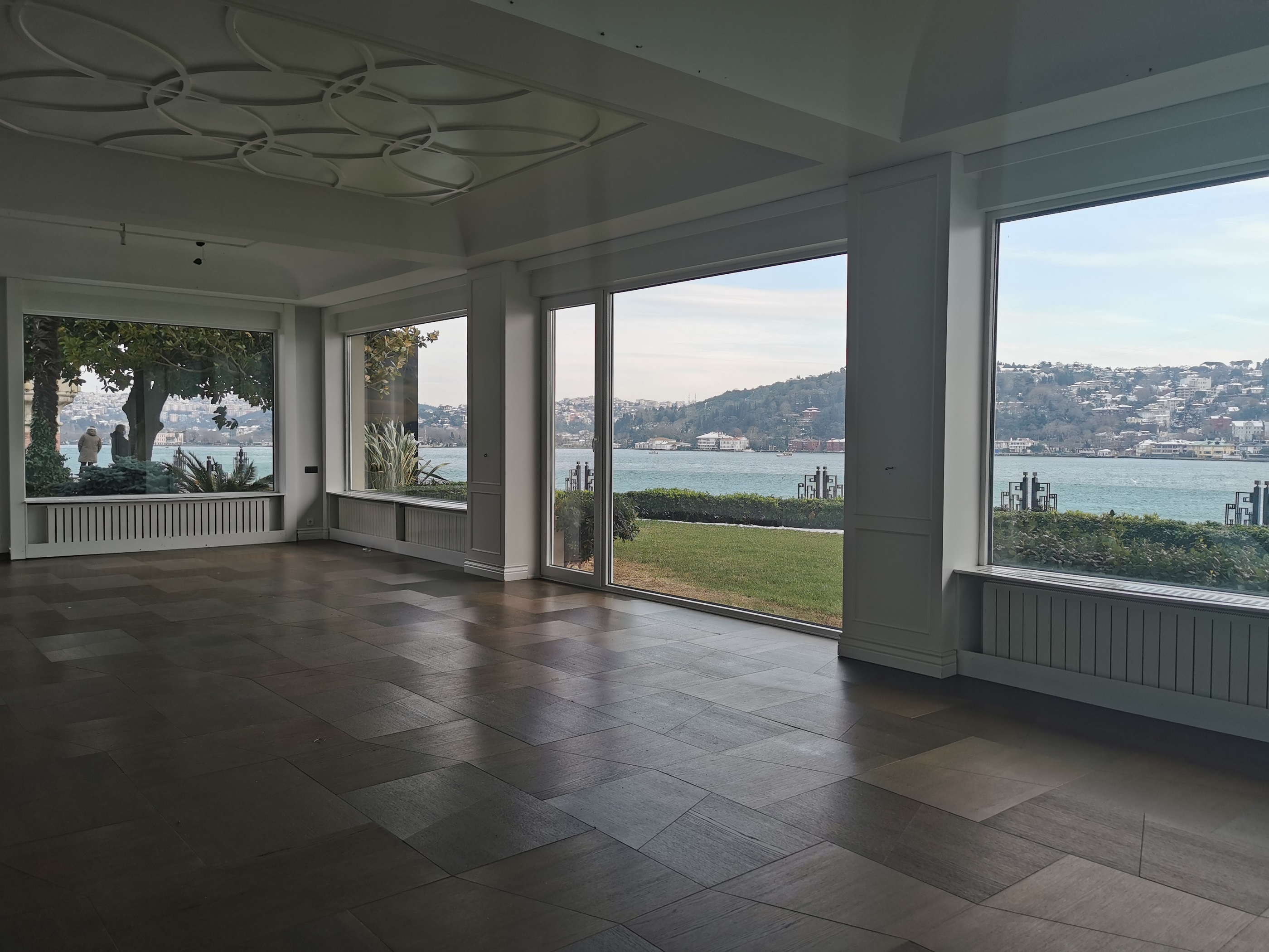 Istanbul Yali Villa - Bebek - Stunning views from within