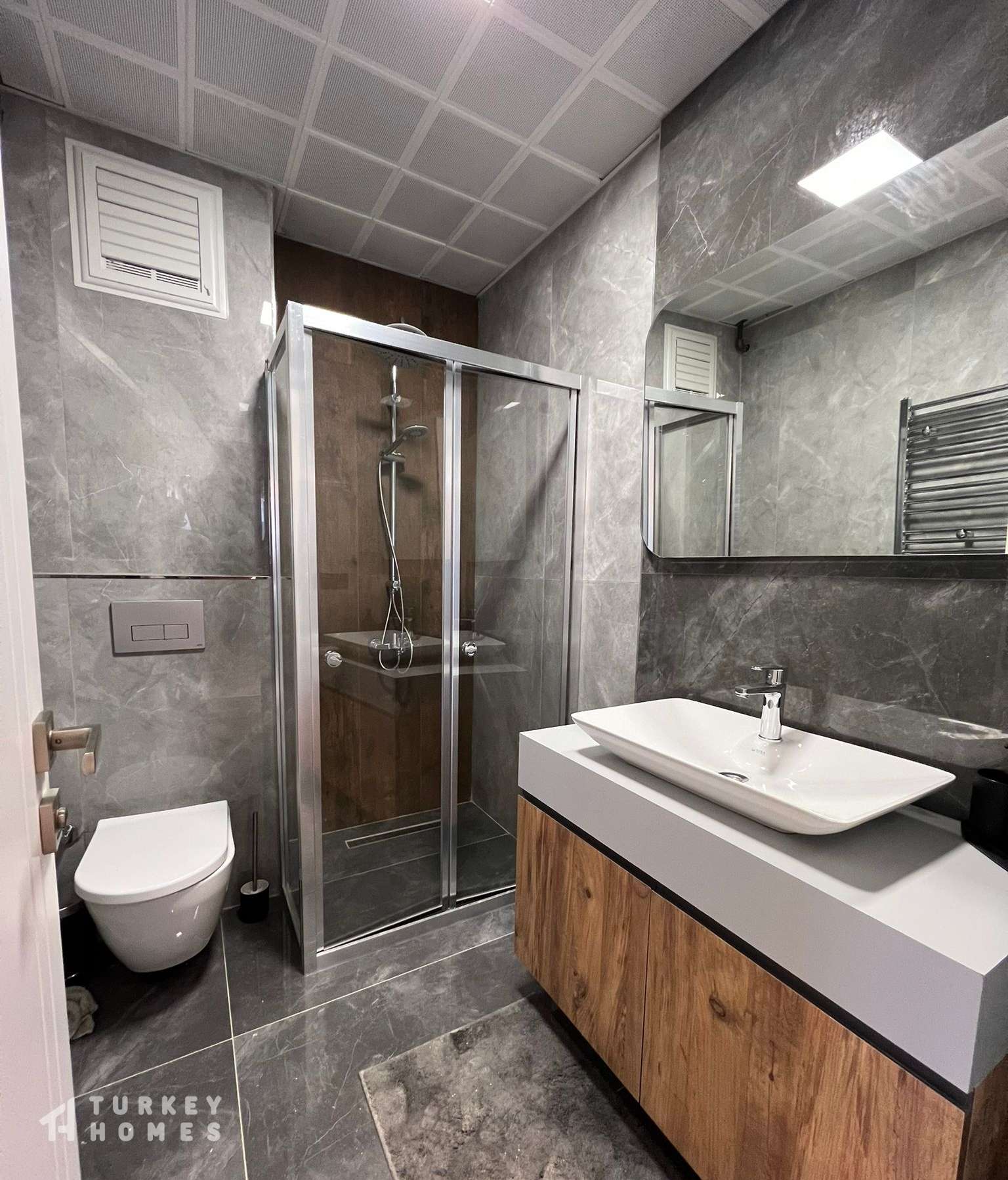 Luxury Sea View Istanbul Apartments - Beautifully fitted shower room