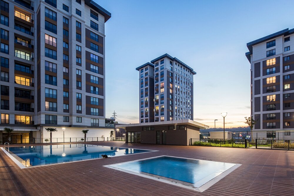 New Luxury Apartments - Istanbul City Centre - Outdoor pool area