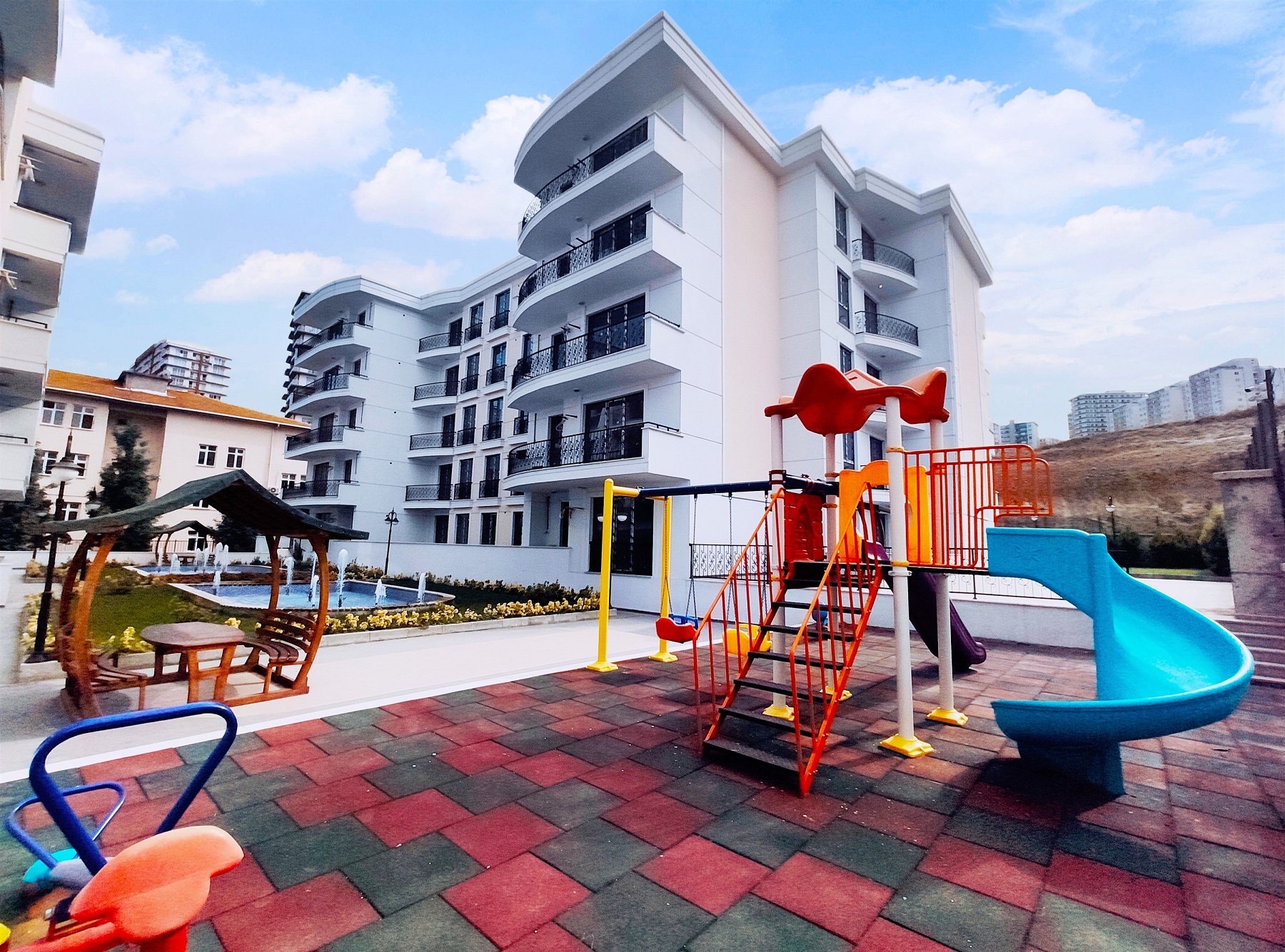 Affordable Modern Apartments - Istanbul - Play area