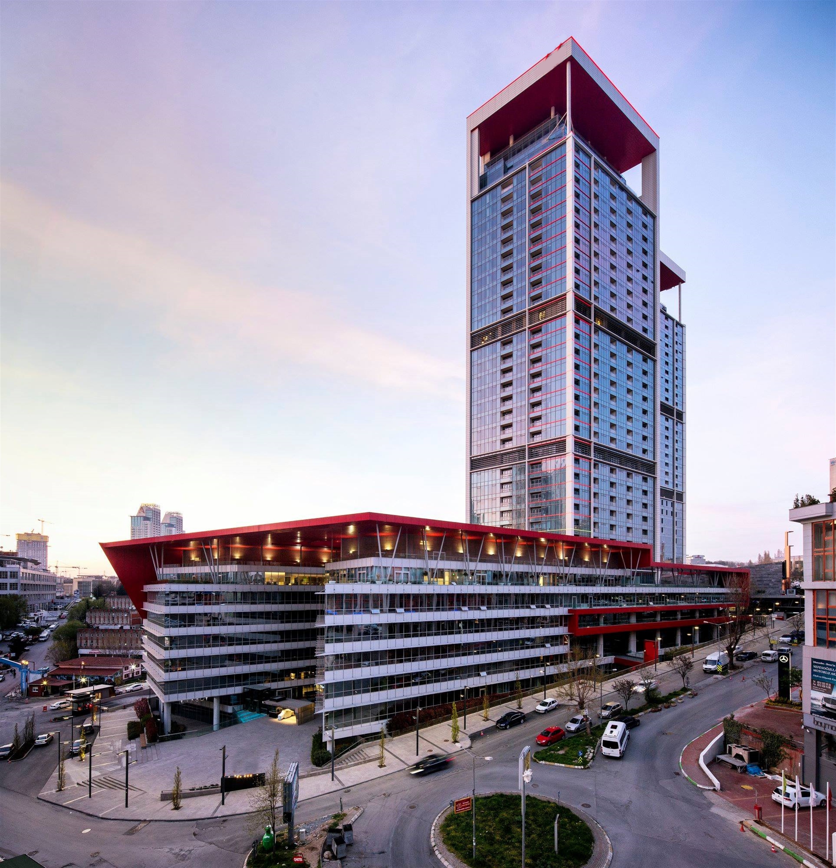 Bosphorus View Istanbul Apartments - Maslak - Main view of the complex