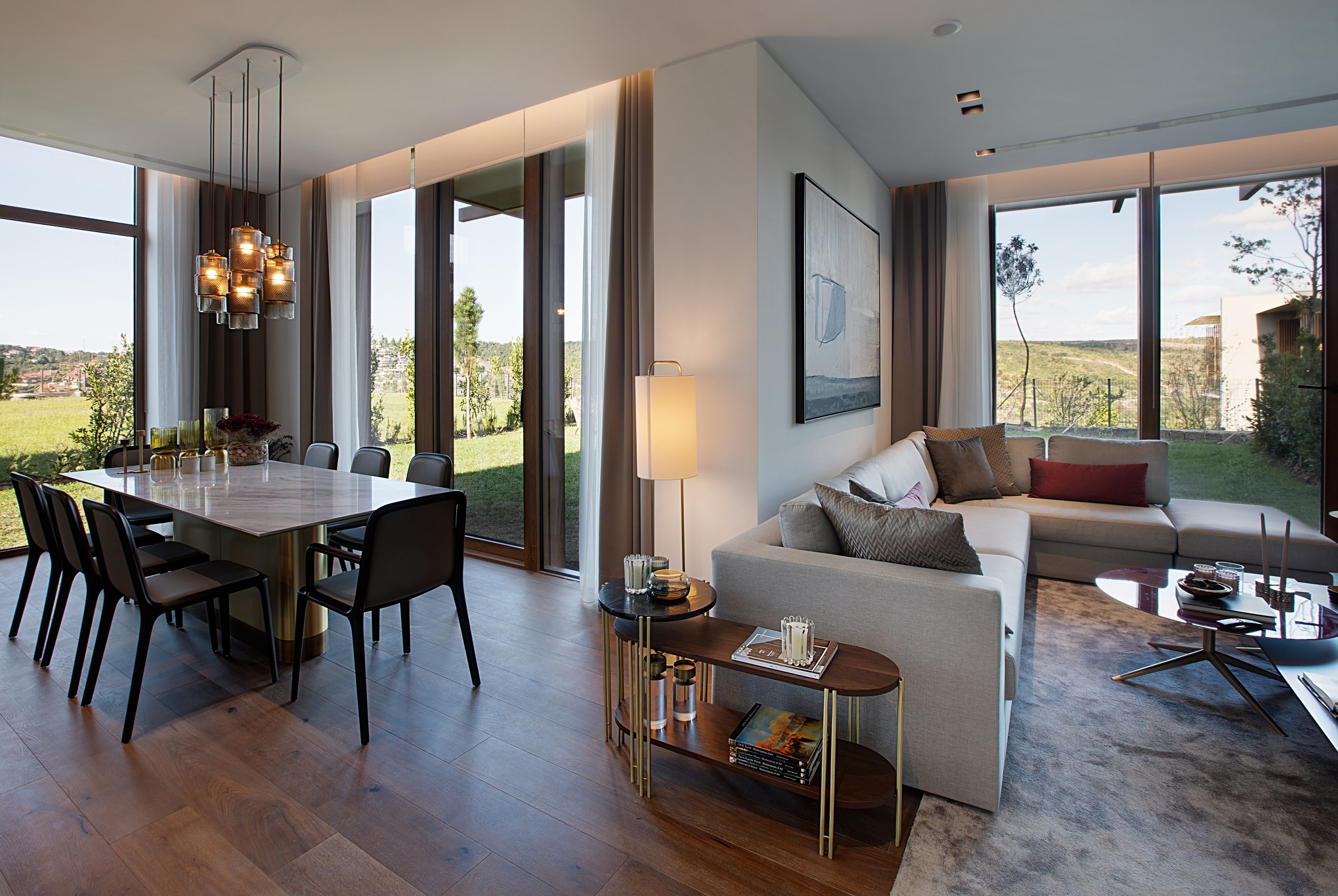 Luxury Asian Istanbul Property For Sale - Lounge and dining area