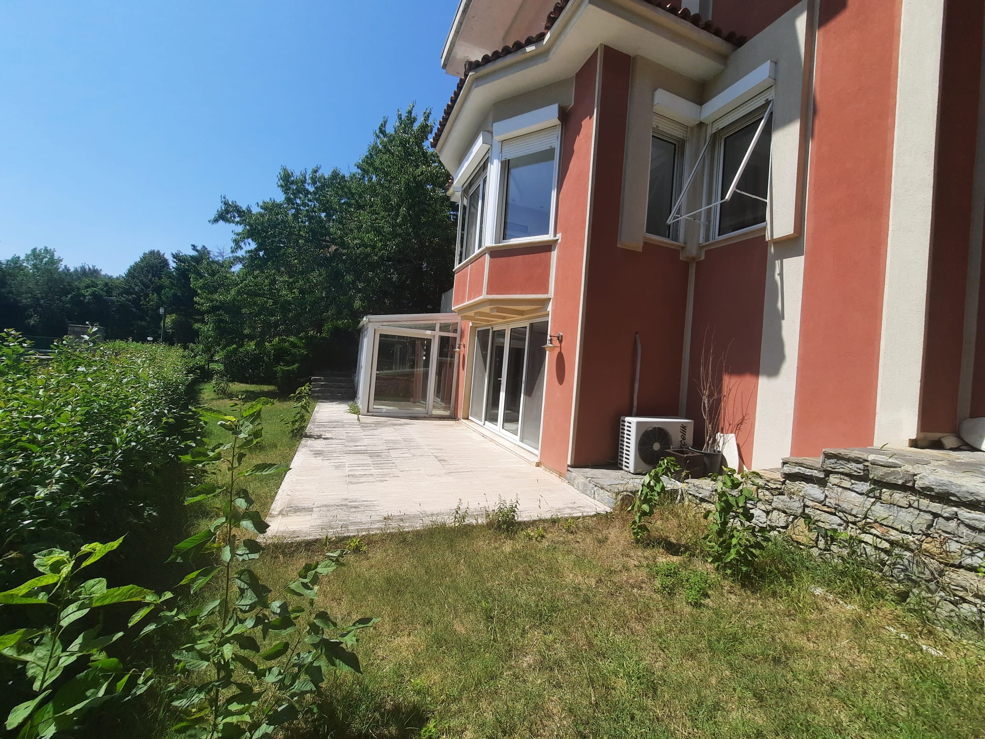 Luxury 5-Bed Istanbul Villa - Conservatory