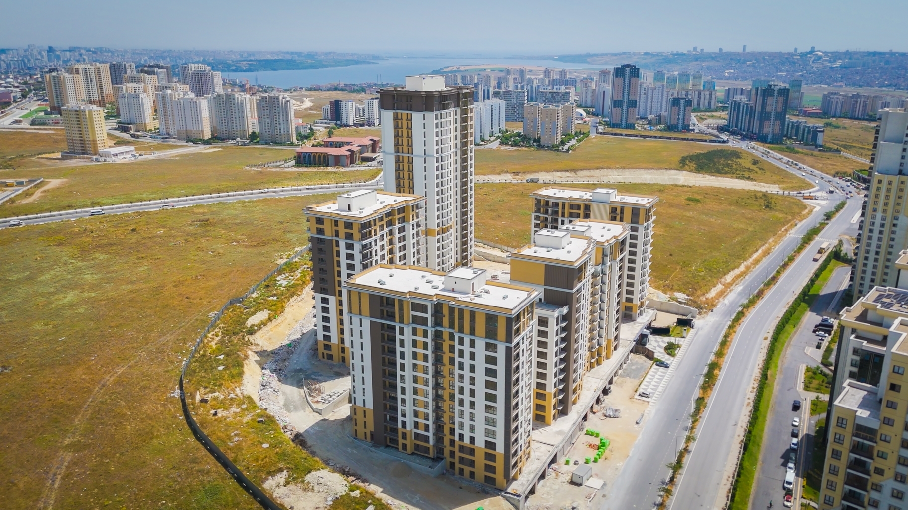 Nature View Istanbul Apartments - Arial view of the entire complex