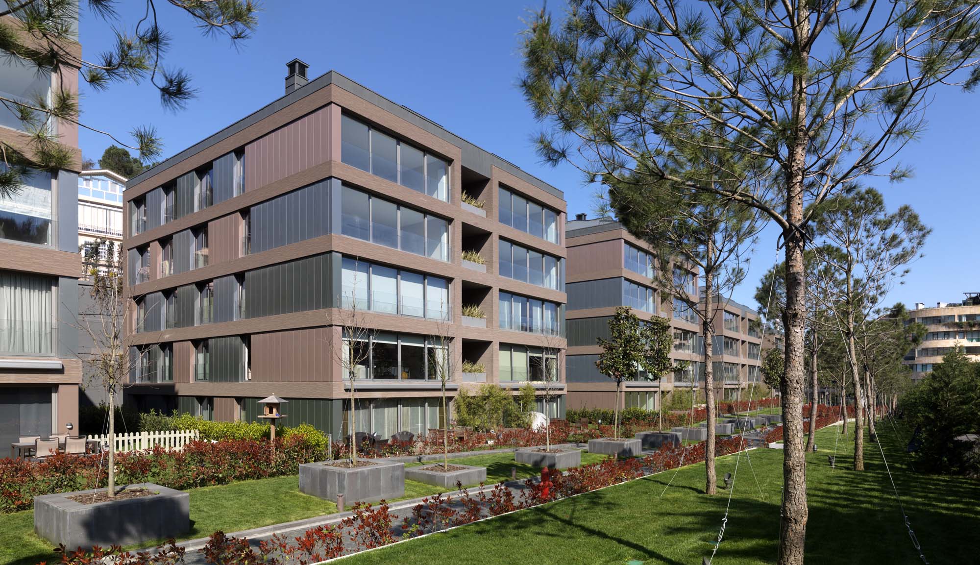 Spacious Istanbul Luxury Apartment - Besiktas - Beautiful communal  gardens