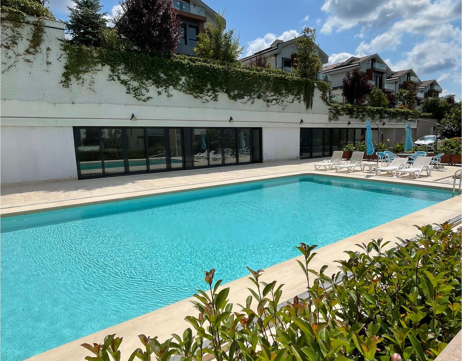 Istanbul Prestigious Villa - Zekeriyakoy - Large communal pool