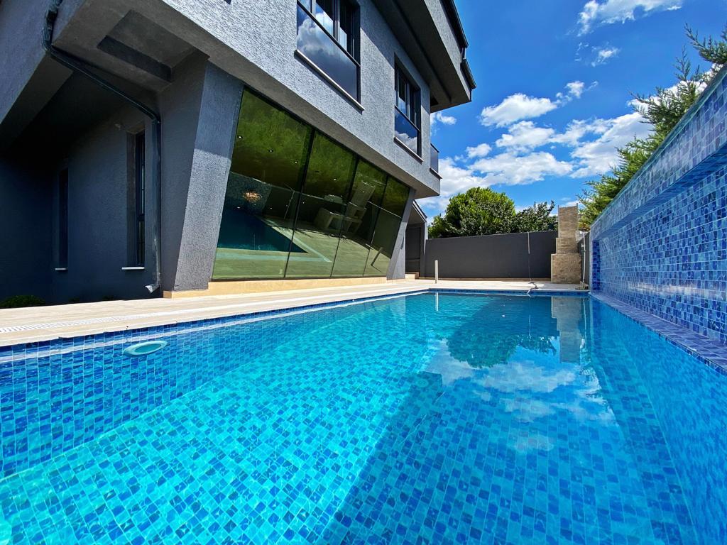 New 8-Bed Luxury Istanbul Villa - Private pool