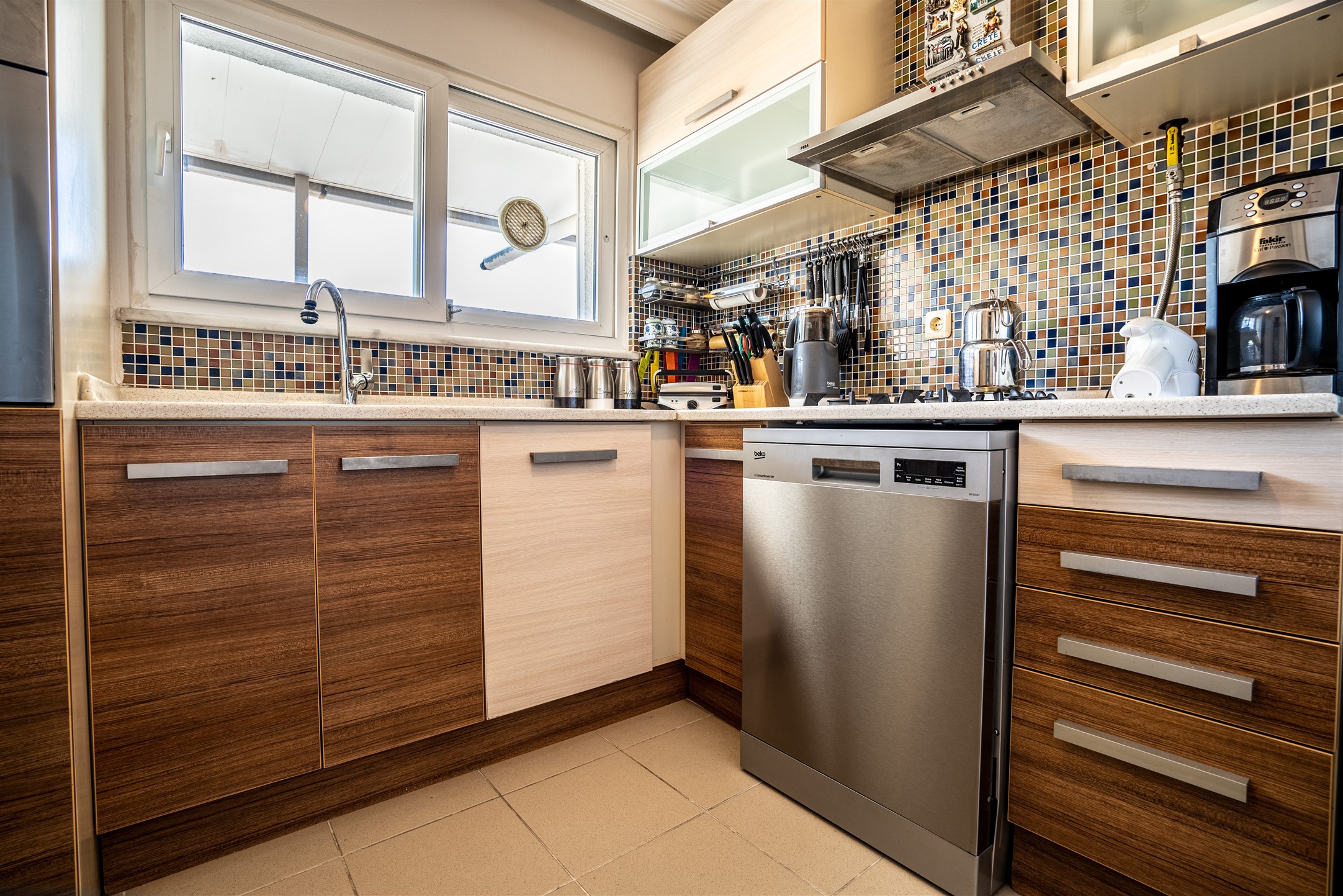 Bosphorus View Istanbul Penthouse - Closed kitchen