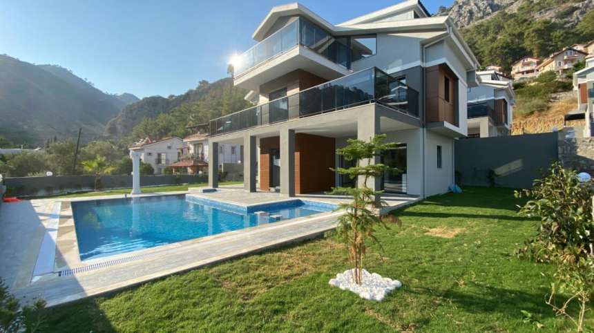 New Sea View Gocek Villas - Landscaped gardens