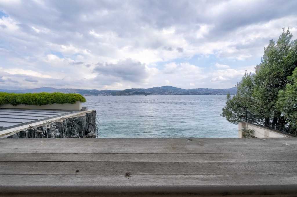 Waterfront Villa in Istanbul - Private Pier