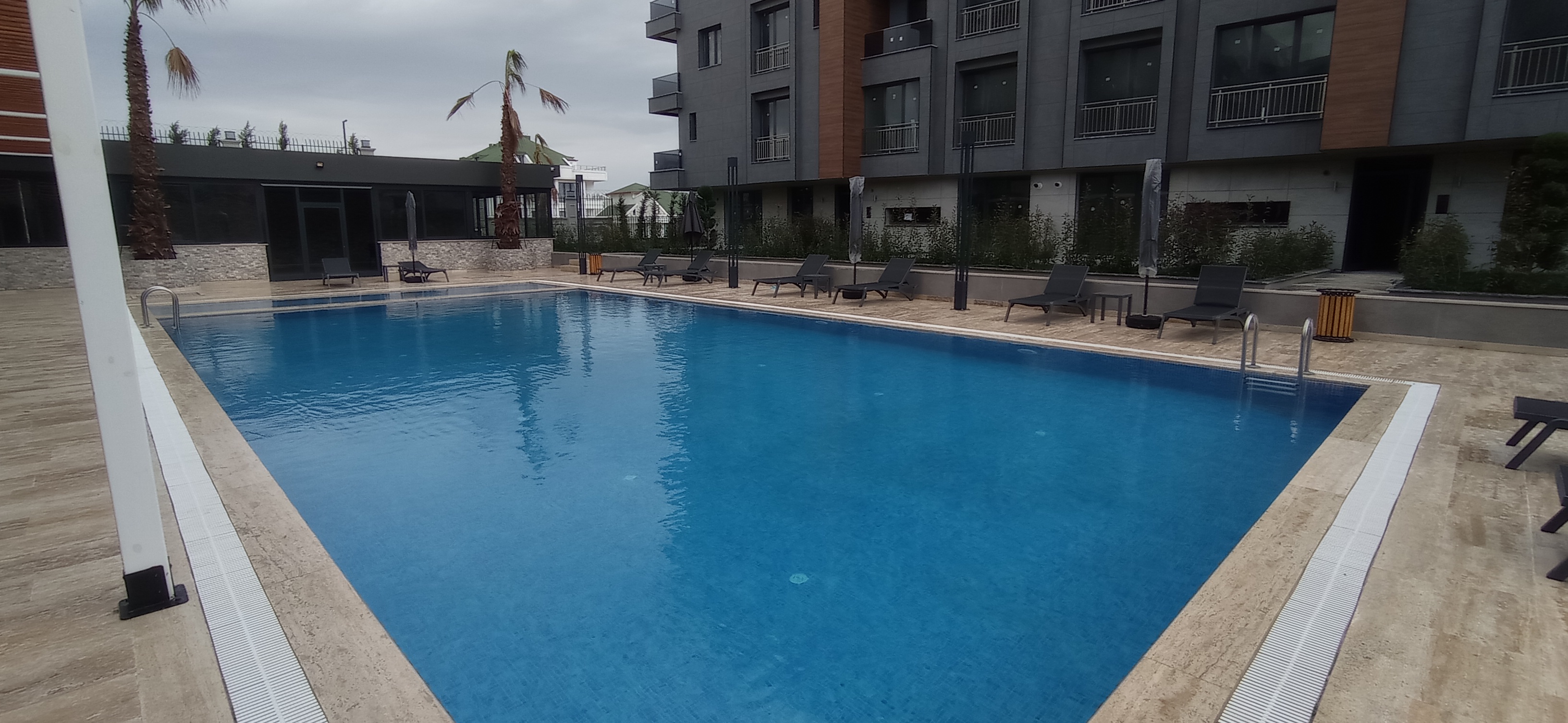 Istanbul Luxury Sea View Apartments - Communal Pool