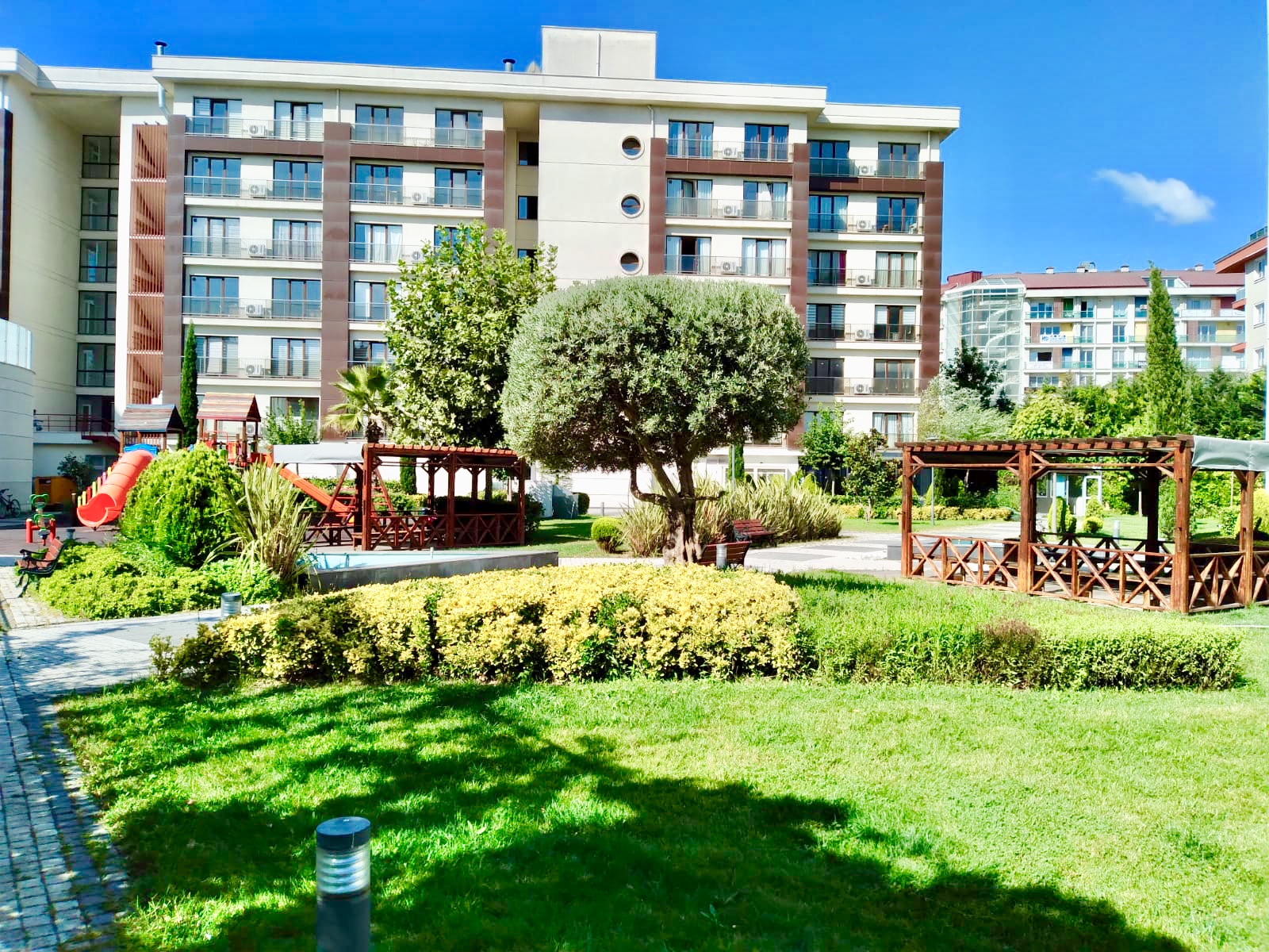 New Nature Views Istanbul Apartments - Vast communal gardens