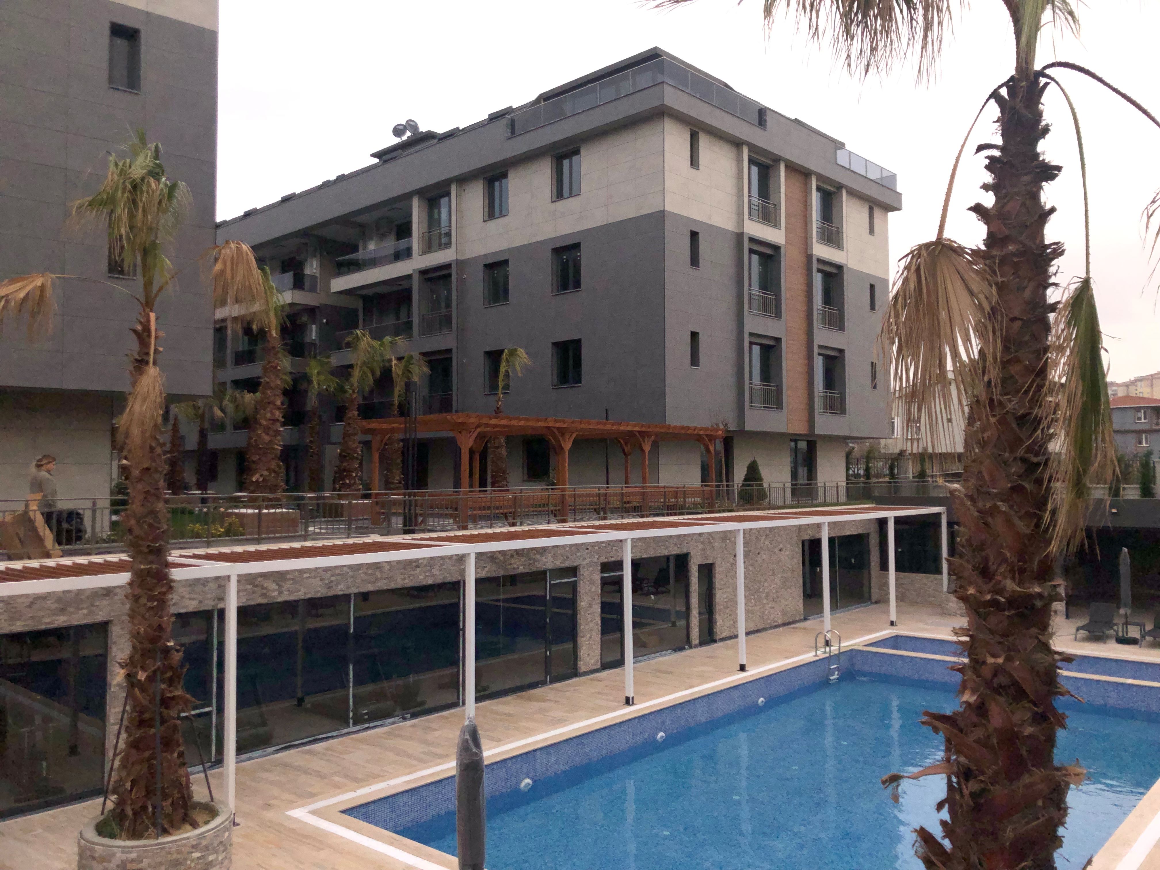 Istanbul Sea View Luxury Apartments -On-site Shopping