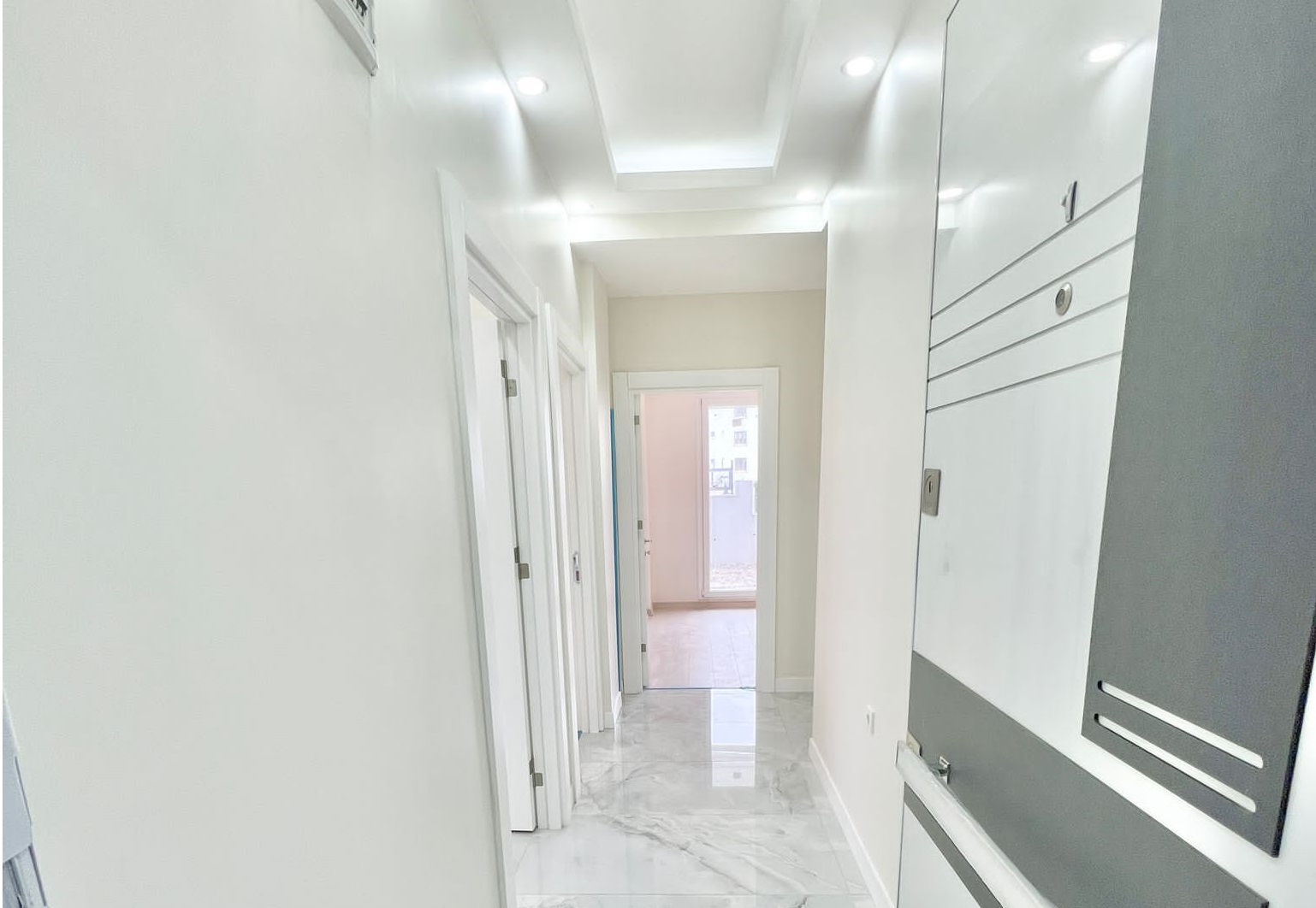New Luxury Istanbul Apartments - Hallway