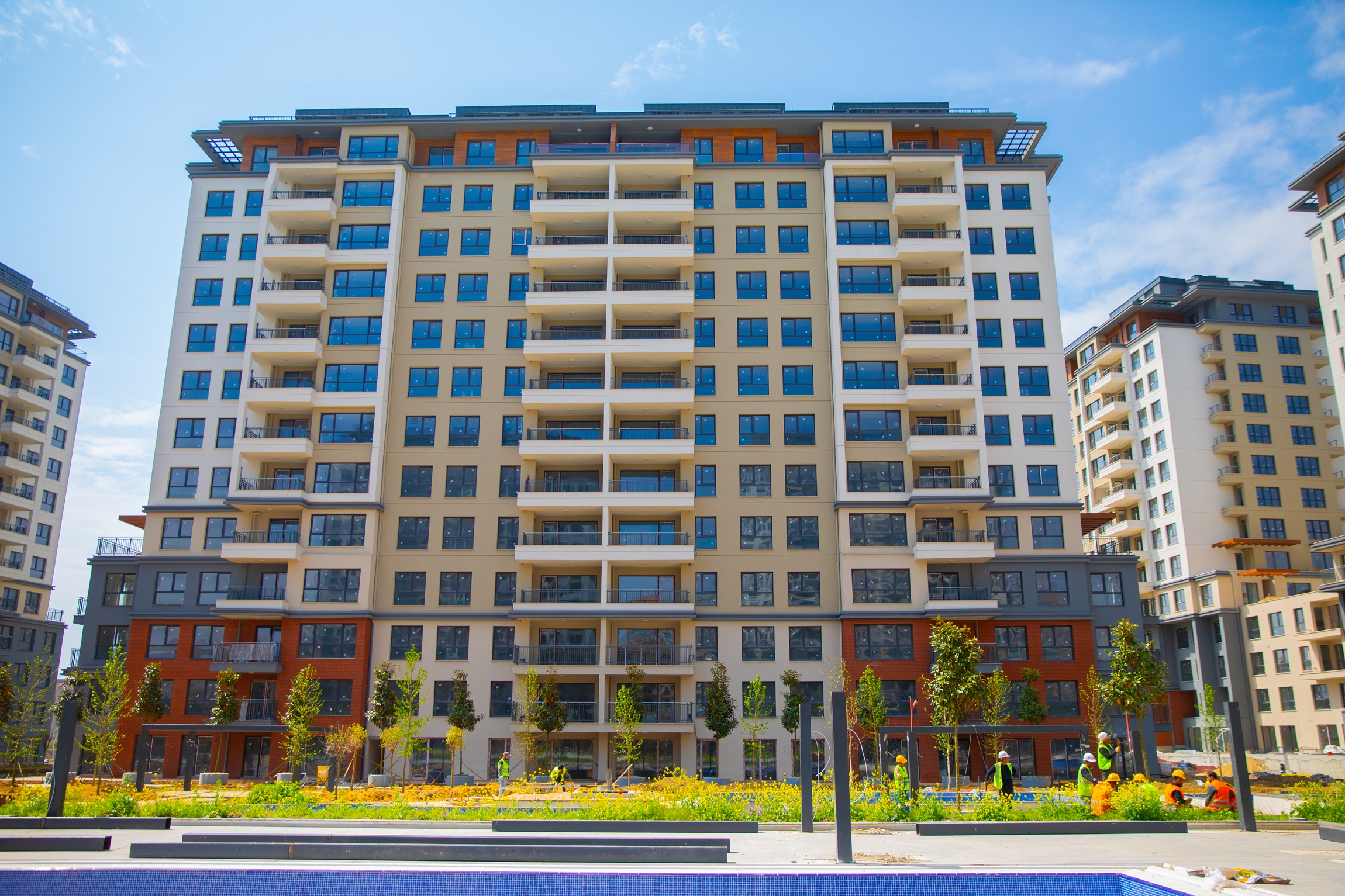 Istanbul Property For Sale Beylikduzu West Marina - Main view to the complex