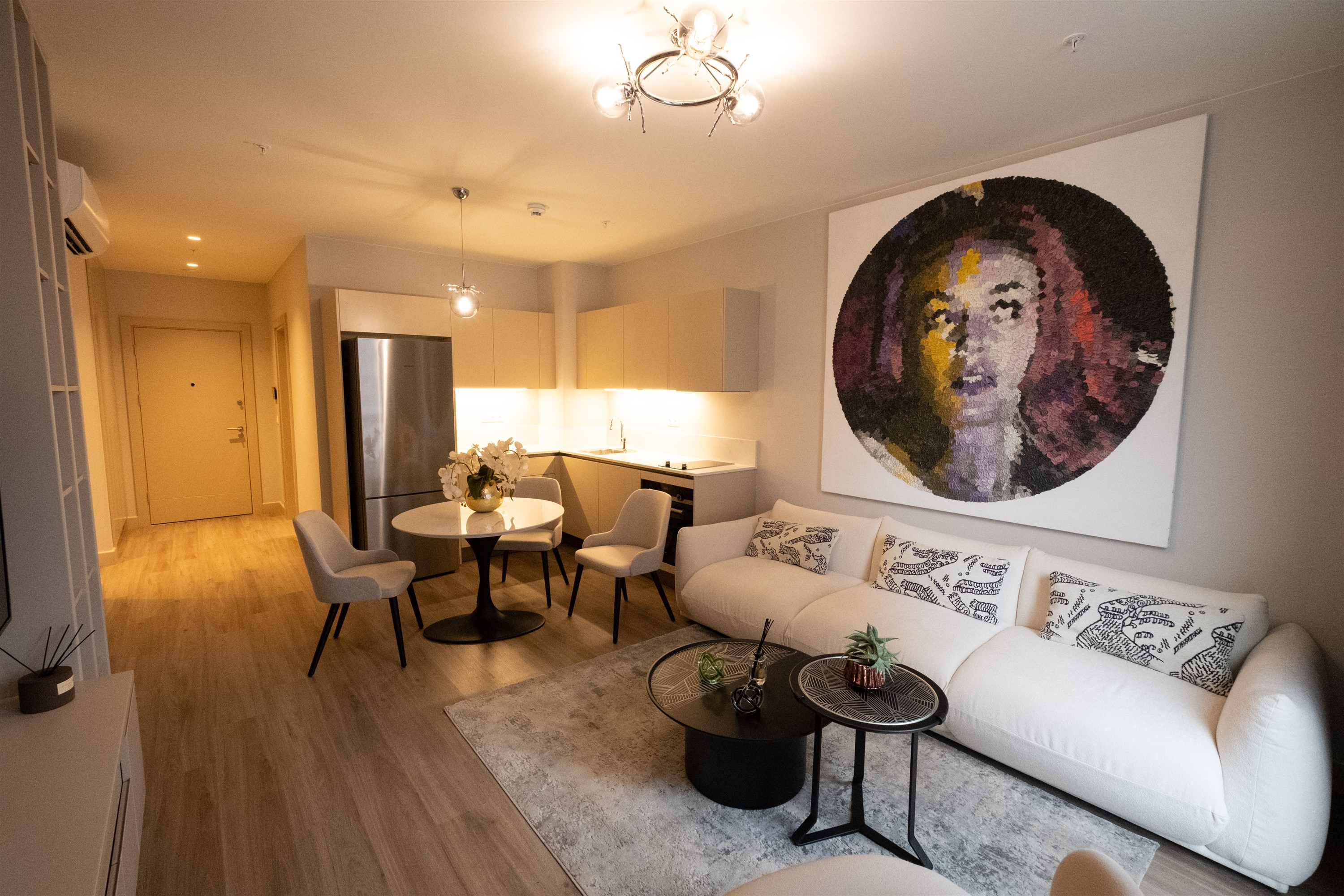 City Centre Istanbul Smart Home Apartments - Lounge through to the dining space