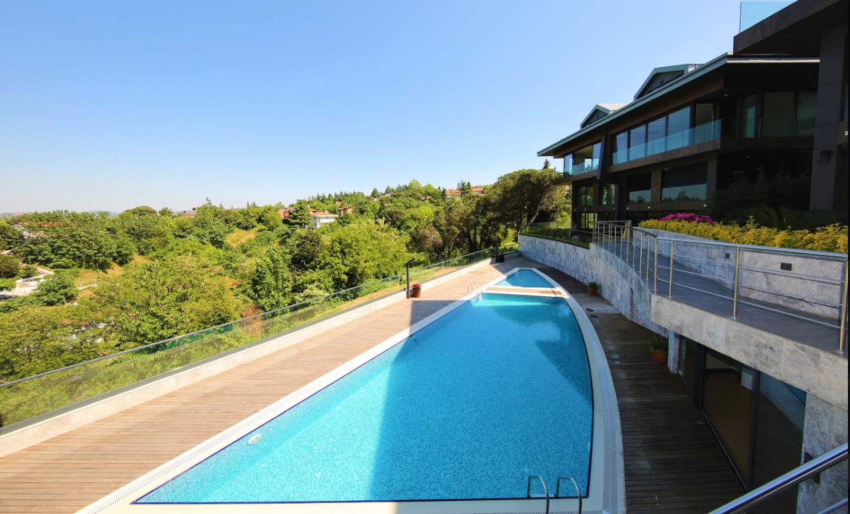 Prestigious Sea View Istanbul Apartments - Communal pool
