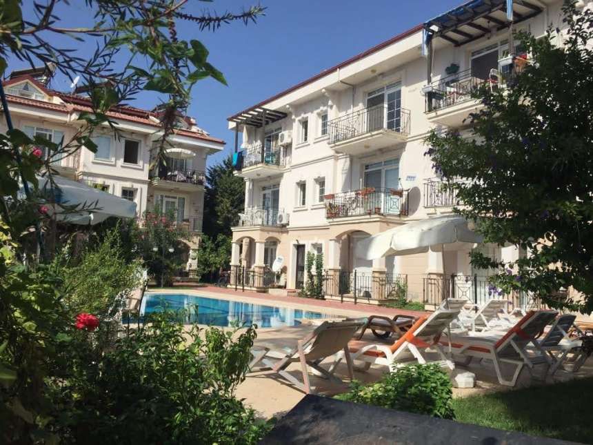 Calis 3-Bed Modern Penthouse - Mature gardens