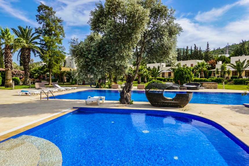 Traditional 3-Bed Villa In Torba - Well-kept complex