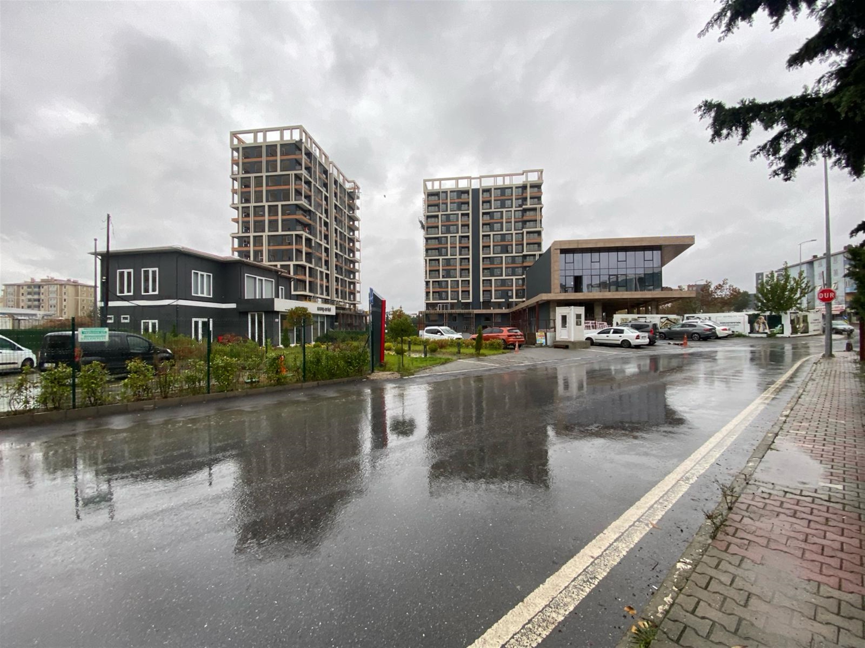 Asian Istanbul Smart Home Apartments For Sale - Road leading to the complex