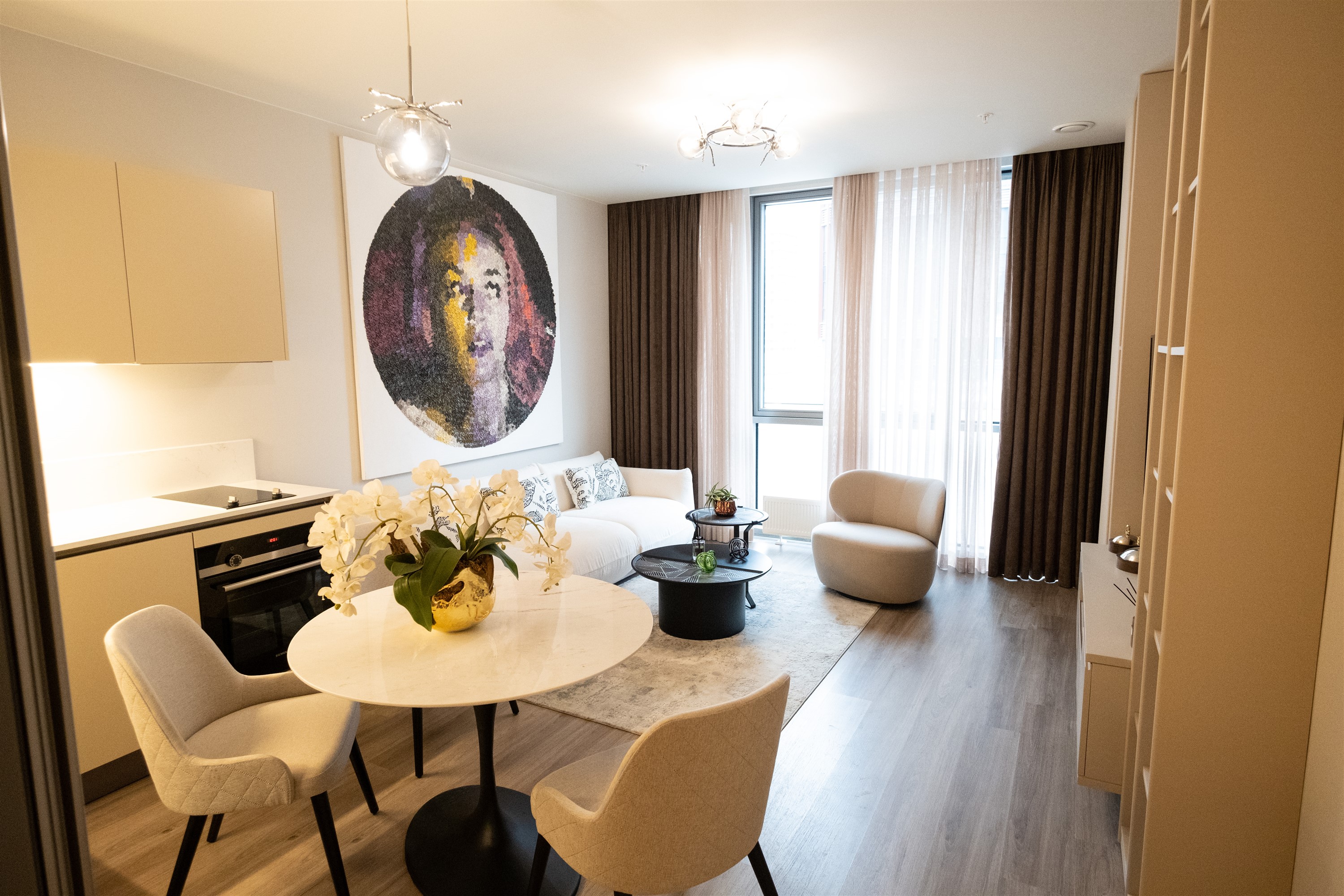 City Centre Istanbul Smart Apartments - Dining room and lounge